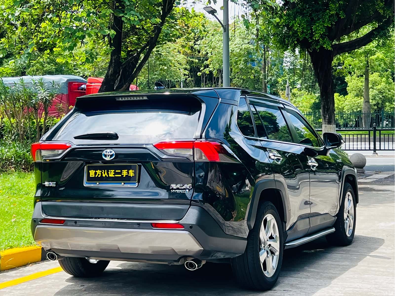 Toyota RAV4, 2022 все фото