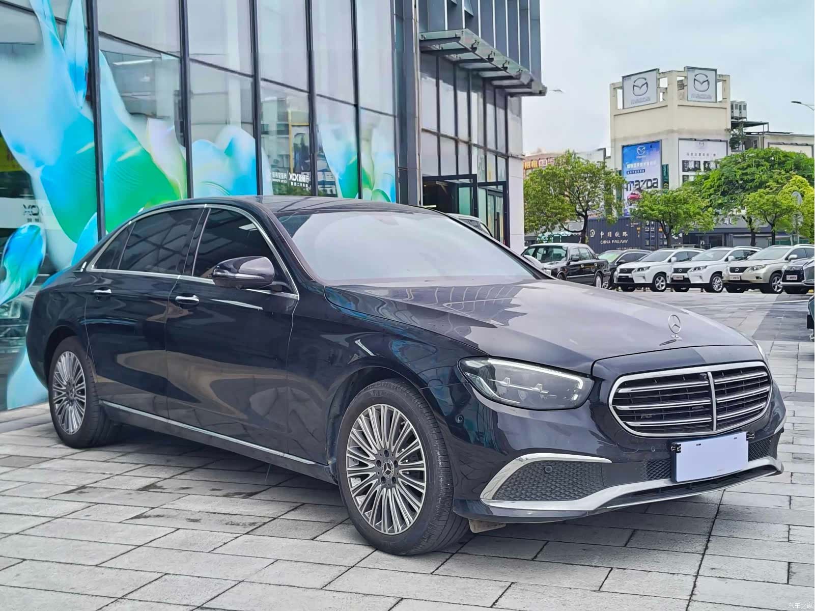 Mercedes-Benz E-Class, 2023 3