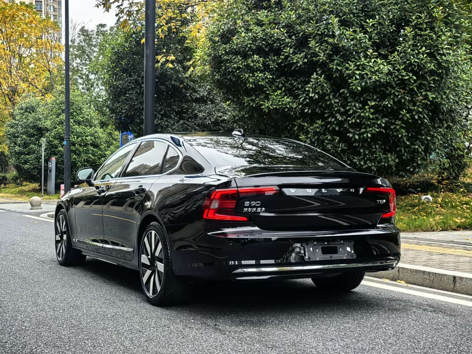 Volvo S90