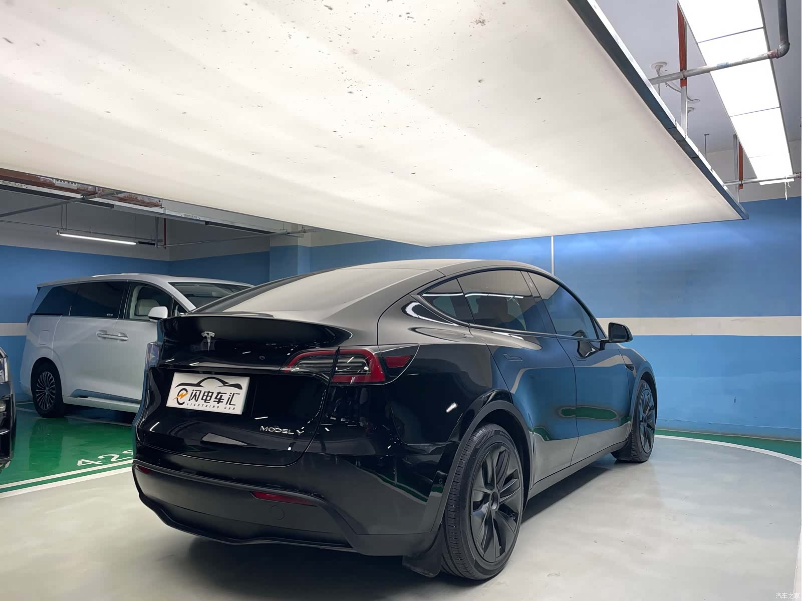 Tesla Model Y, 2022 все фото