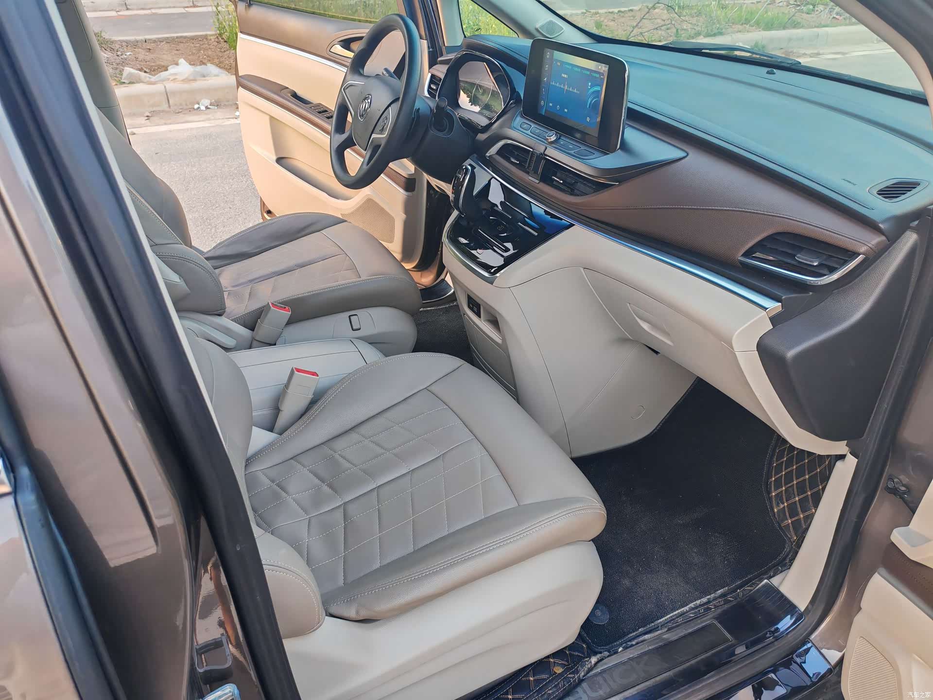 Buick GL8, 2022 6