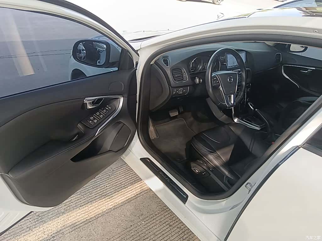 Volvo V40, 2018 16