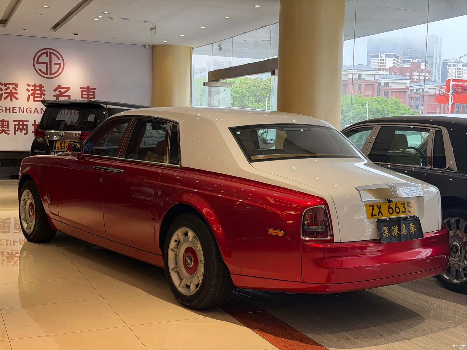 Rolls-Royce Phantom, 2004 4
