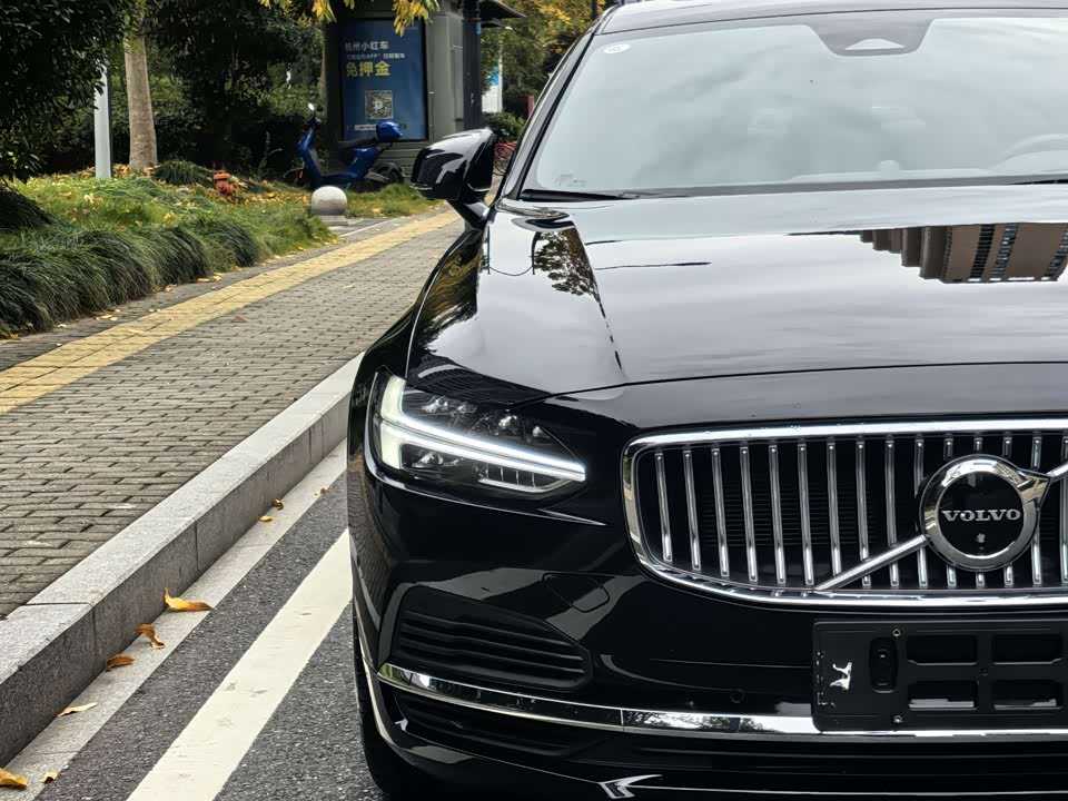 Volvo S90