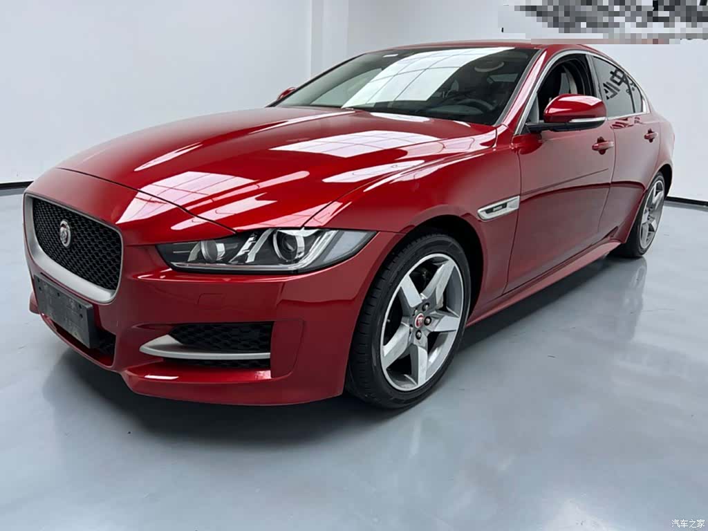 Jaguar XE, 2017 1