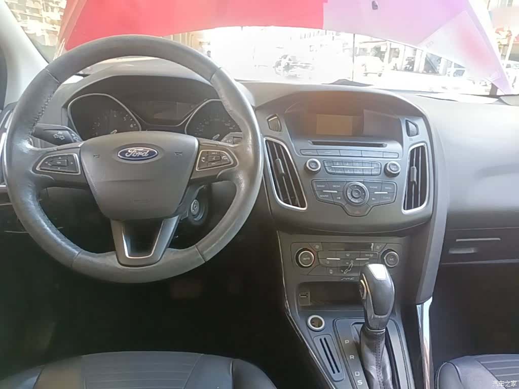 Ford Focus, 2015 10