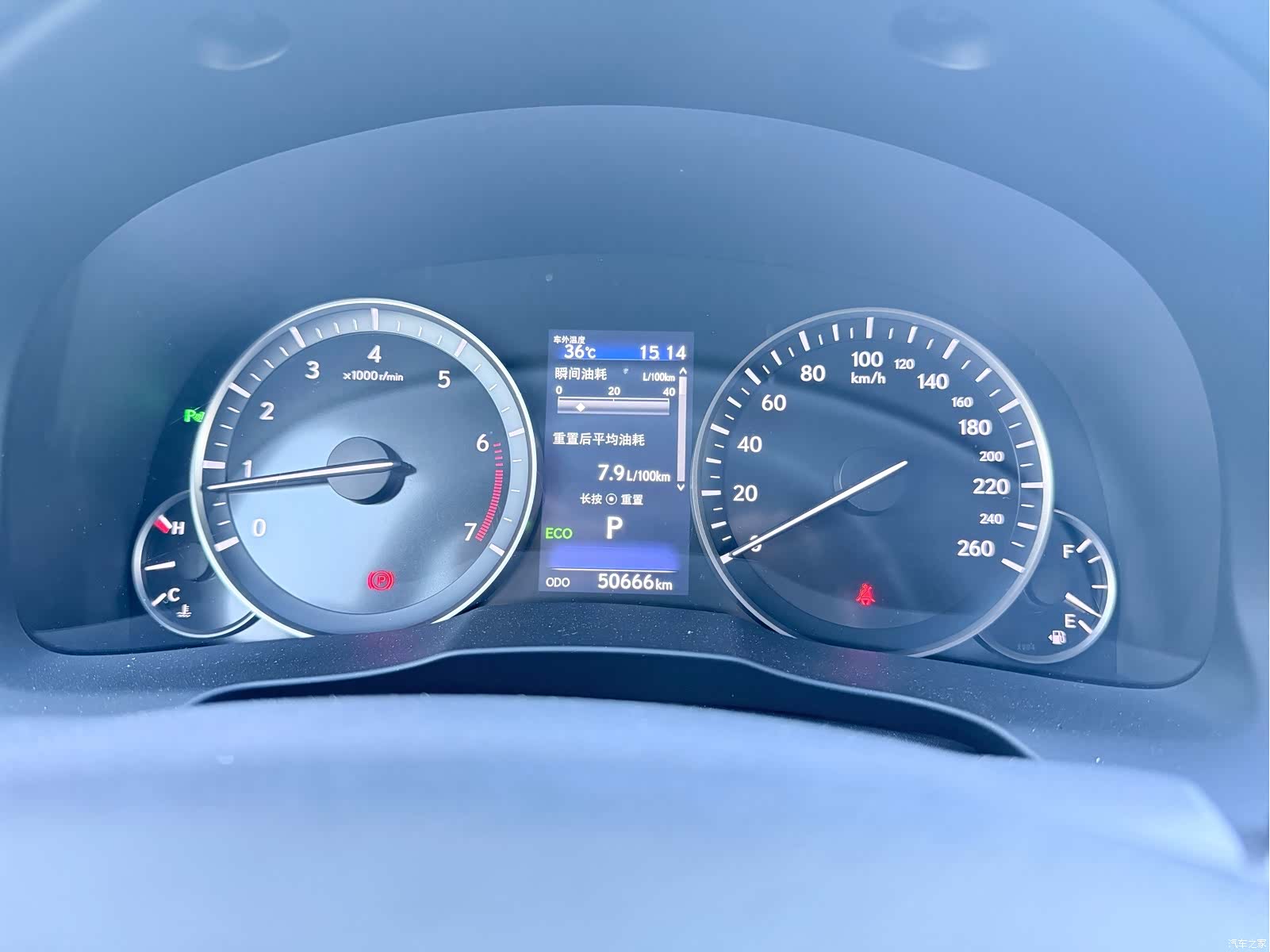 Lexus ES, 2018 все фото