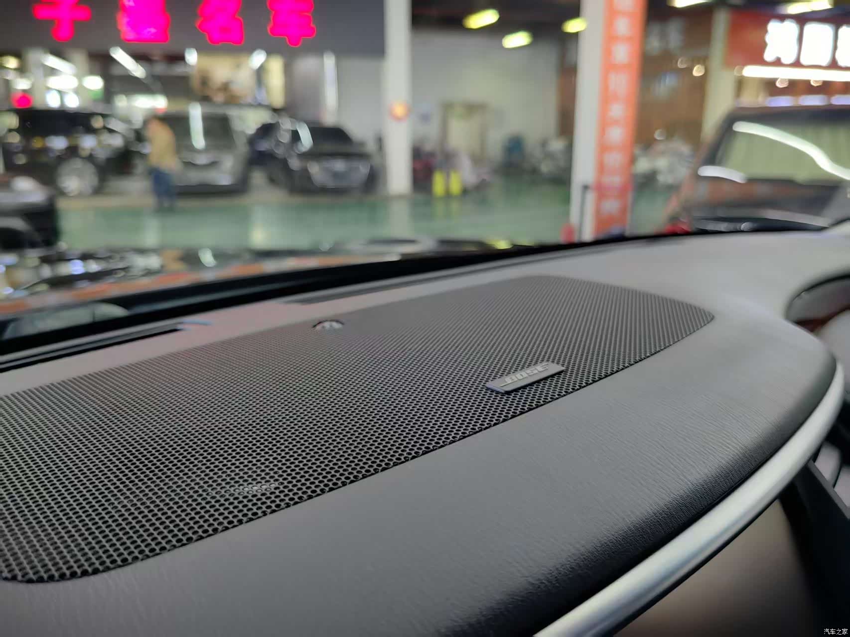 Infiniti QX80, 2017 11