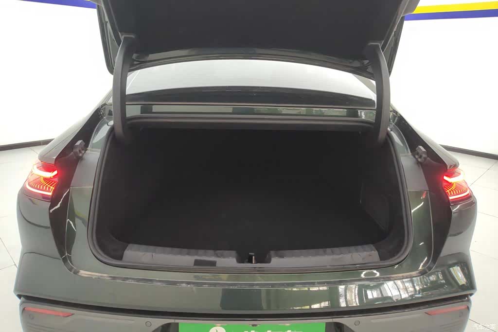 Geely 8, 2025 4