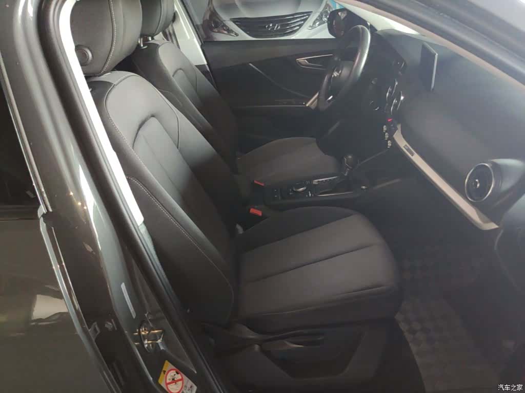 Audi Q2L, 2021 25