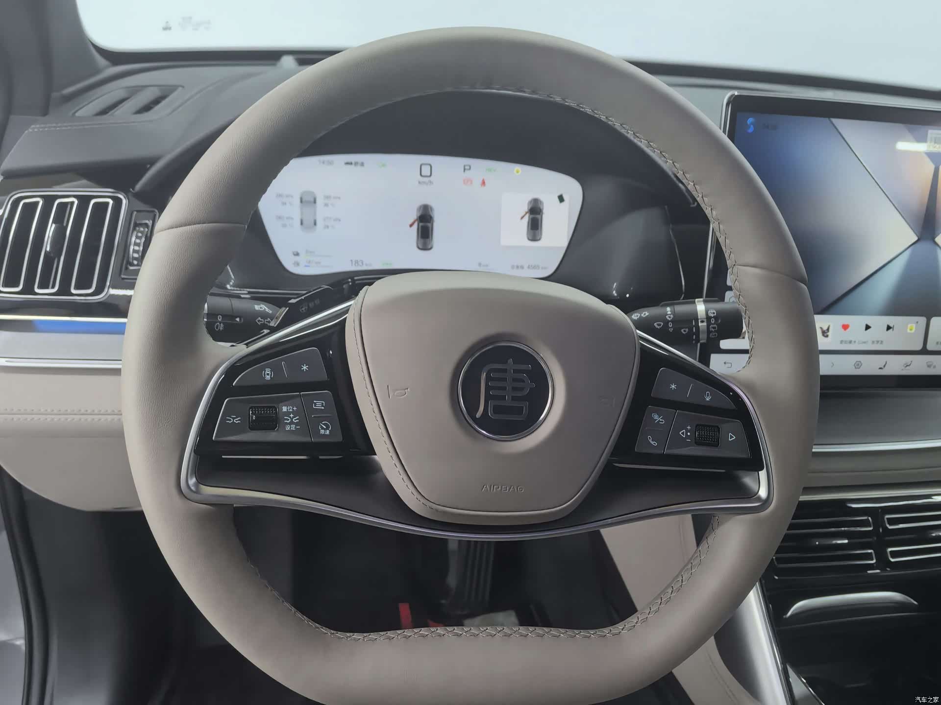 BYD Tang, 2025 17