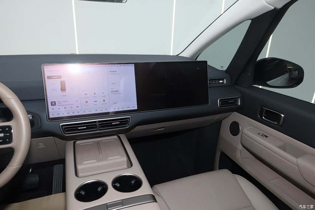 Li Auto MEGA, 2026 25