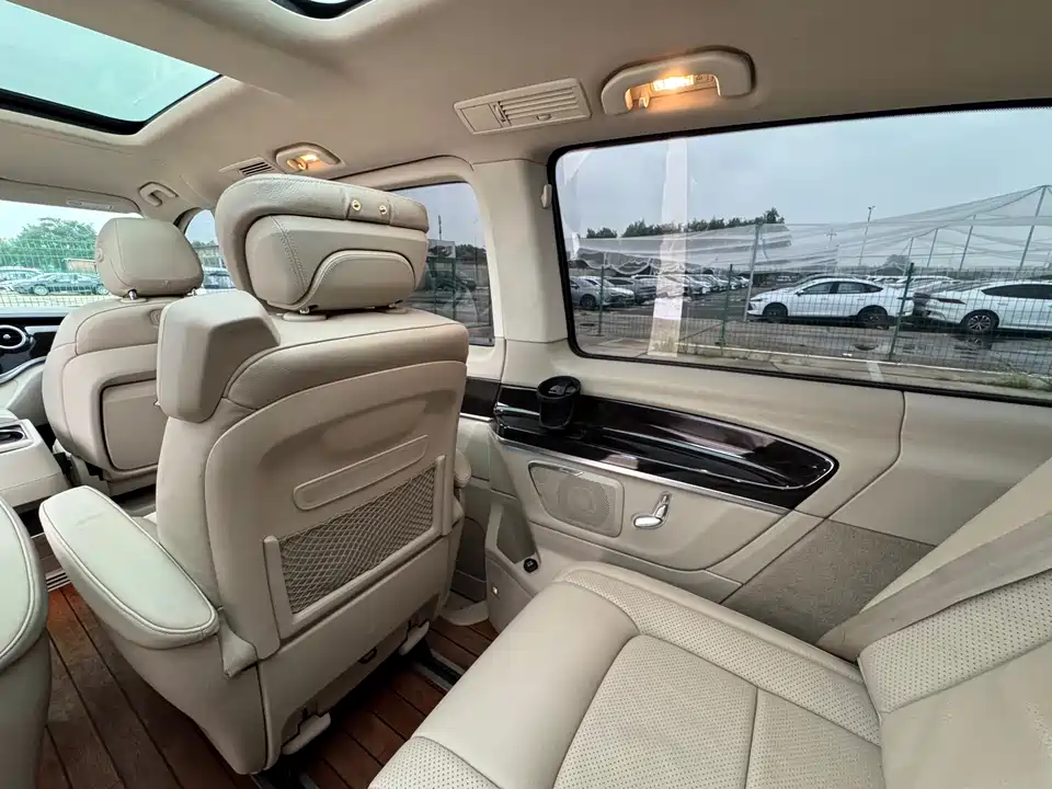 Mercedes-Benz V-class