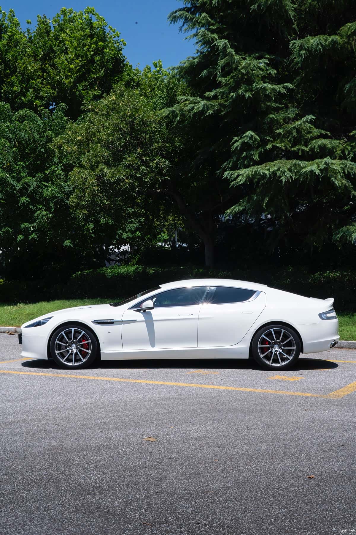Aston Martin Rapide, 2017 все фото