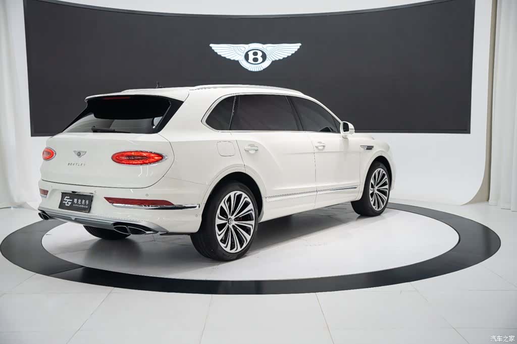 Bentley Bentayga, 2023 4