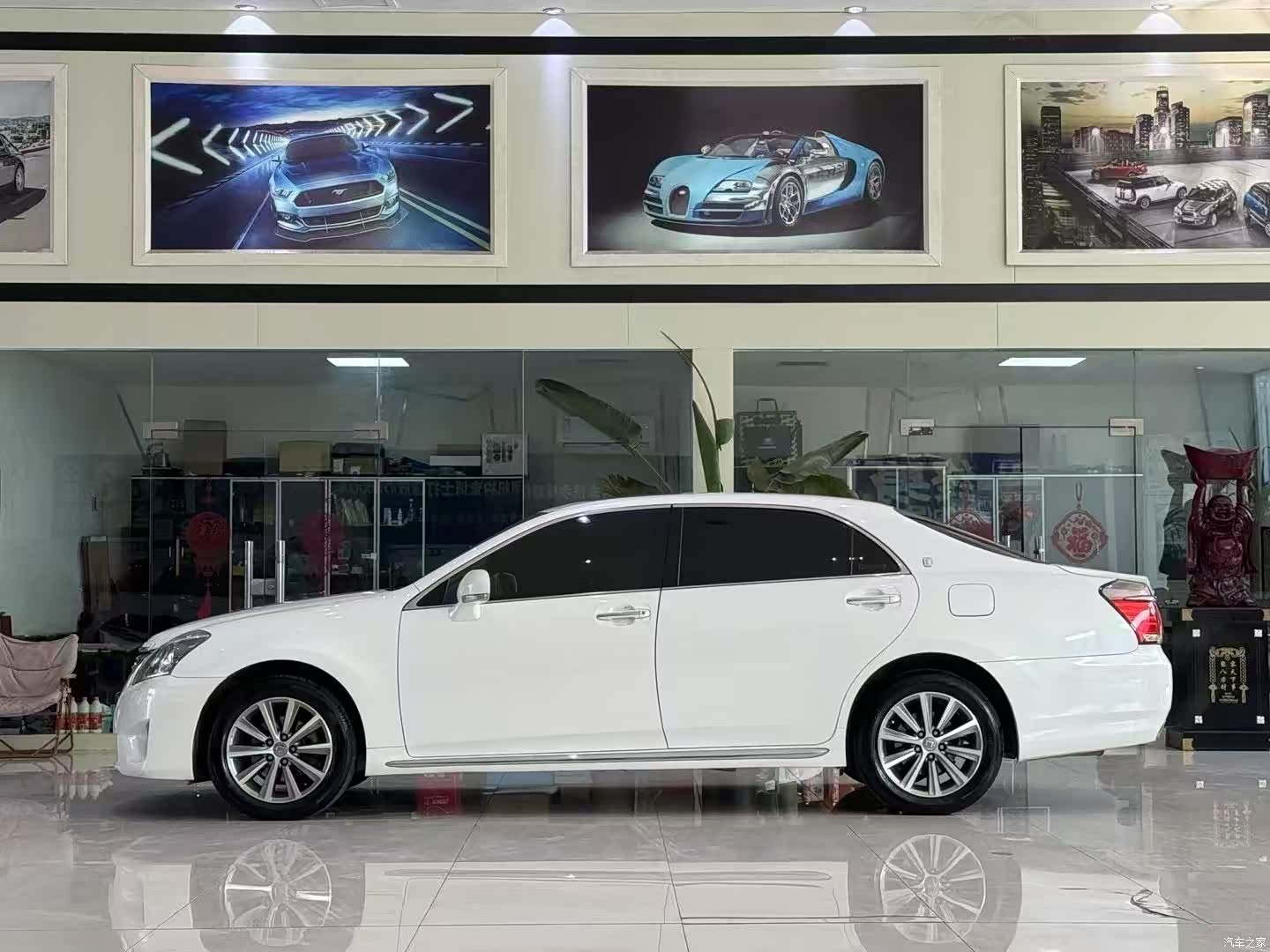 Toyota Crown, 2012 3