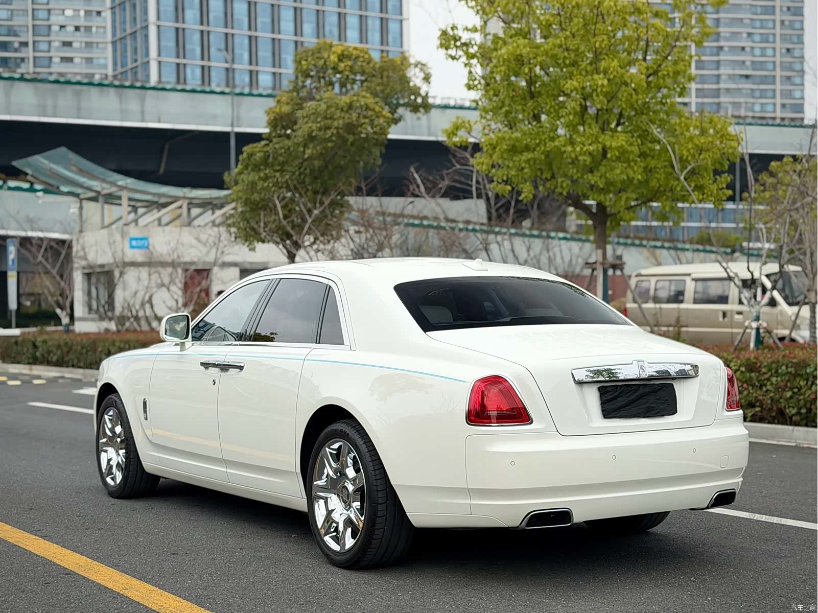 Rolls-Royce Ghost, 2011 4