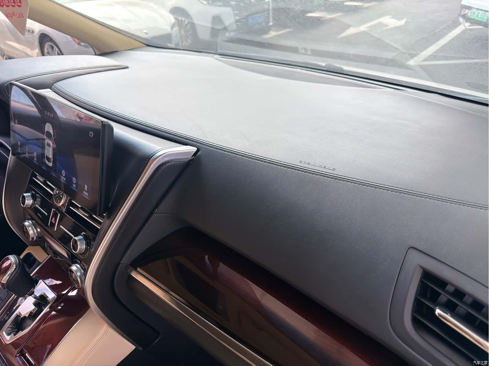 Toyota Alphard, 2017 13