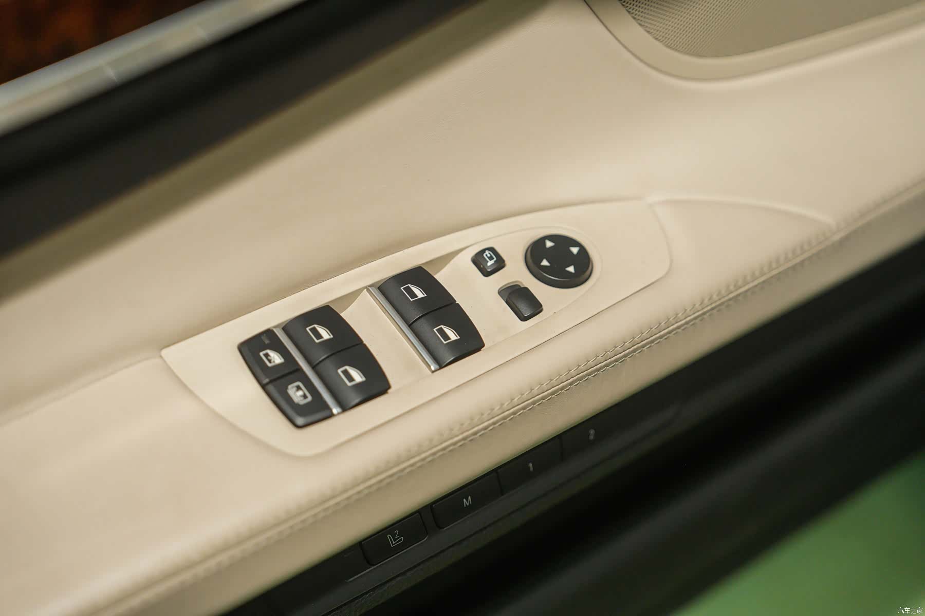 BMW 7 Series, 2012 8