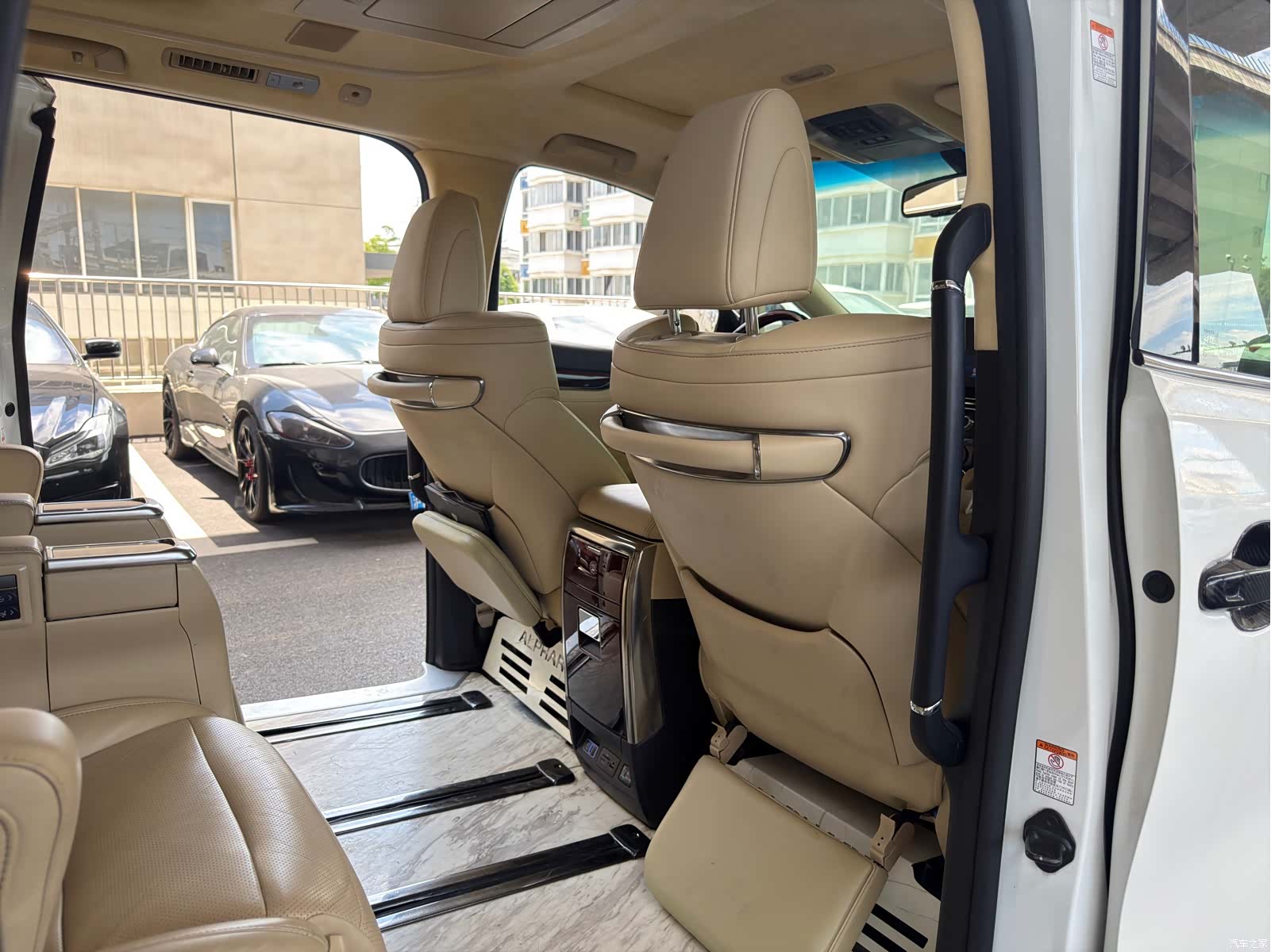 Toyota Alphard, 2017 19