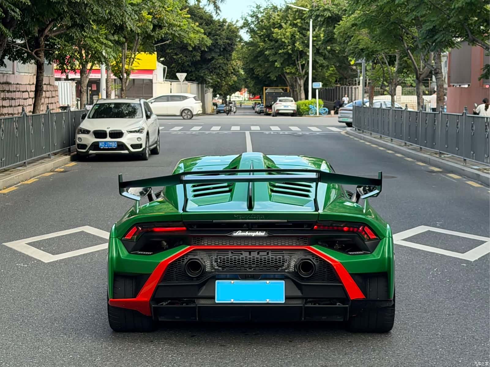 Lamborghini Huracán, 2022 12