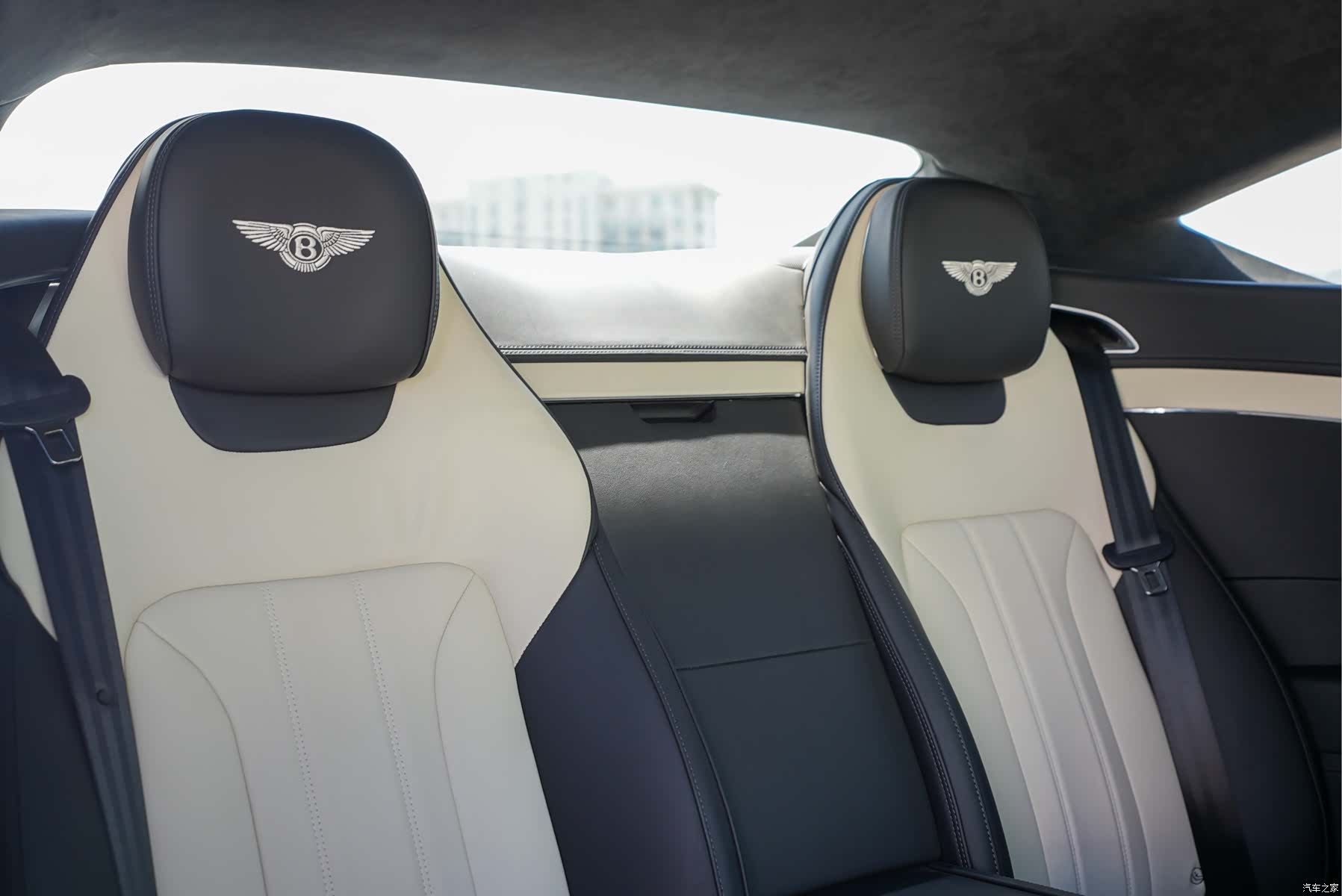 Bentley Continental GT, 2021 11