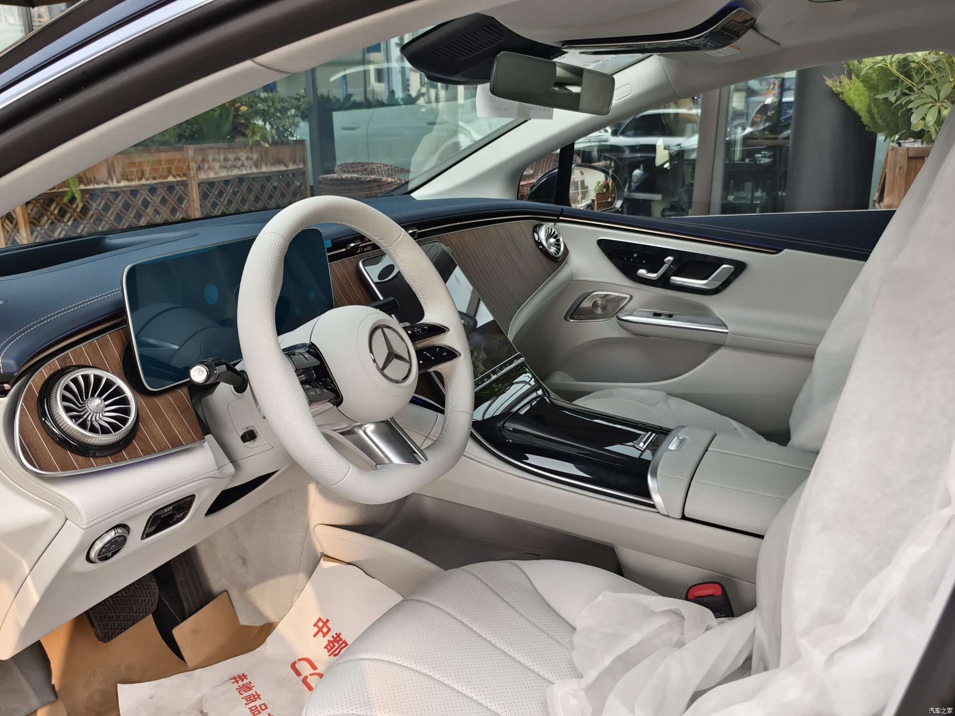 Mercedes-Benz EQE, 2025 18