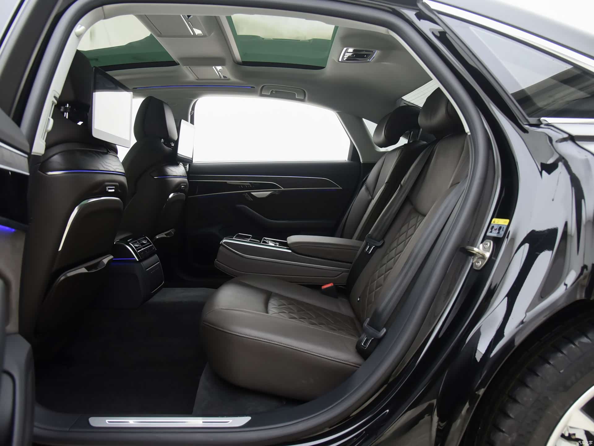 Audi A8L, 2021 13