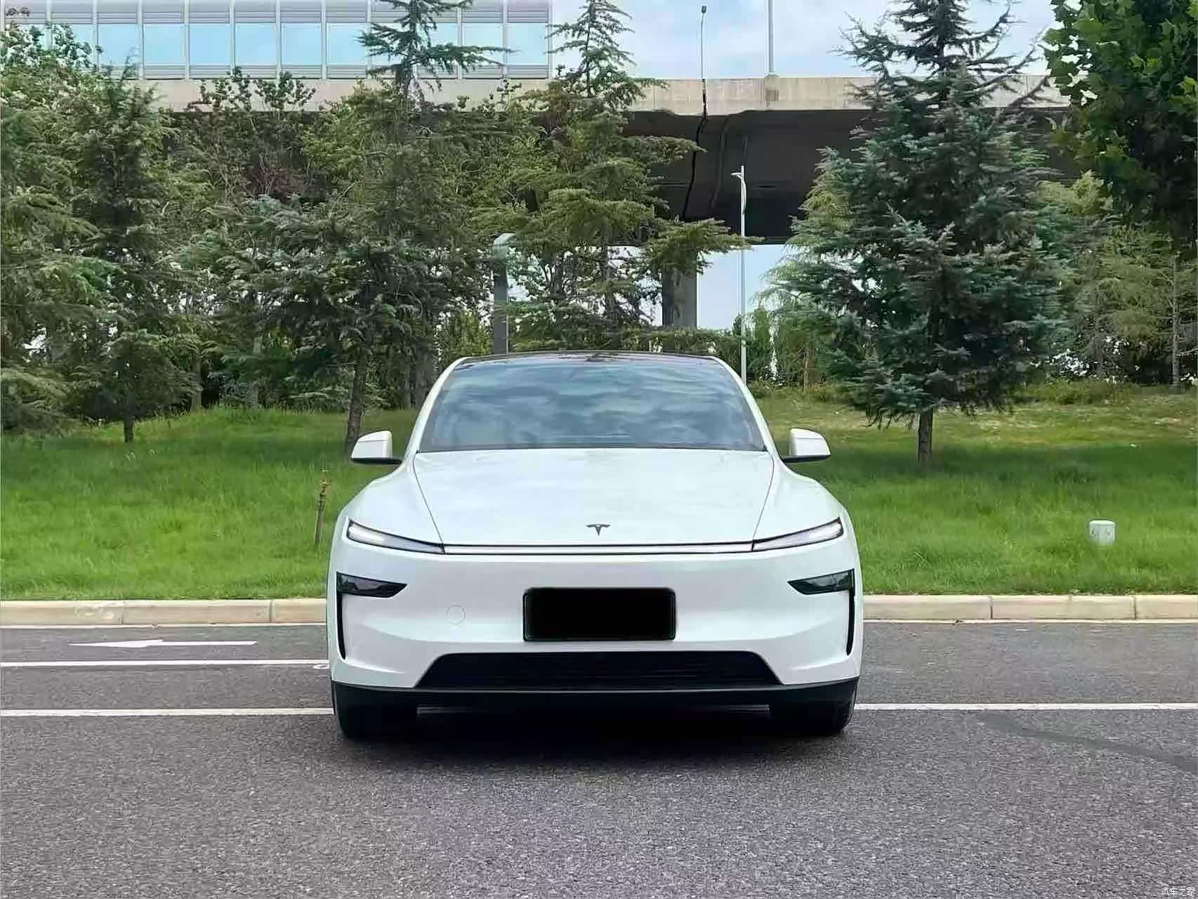 Tesla Model Y, 2025 2