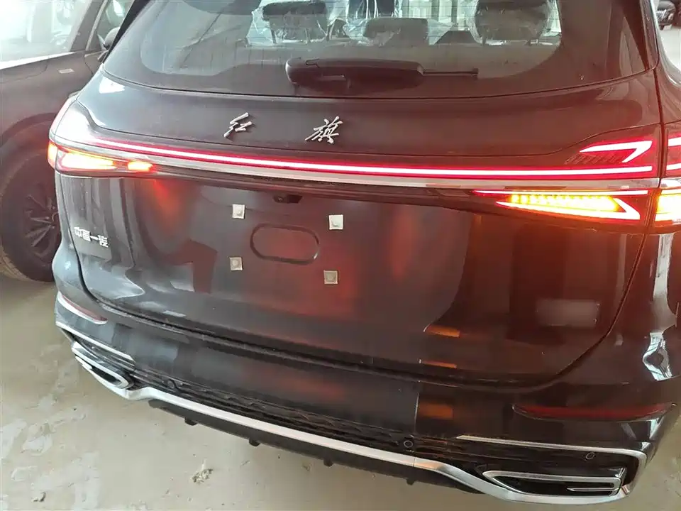 Hongqi HS5
