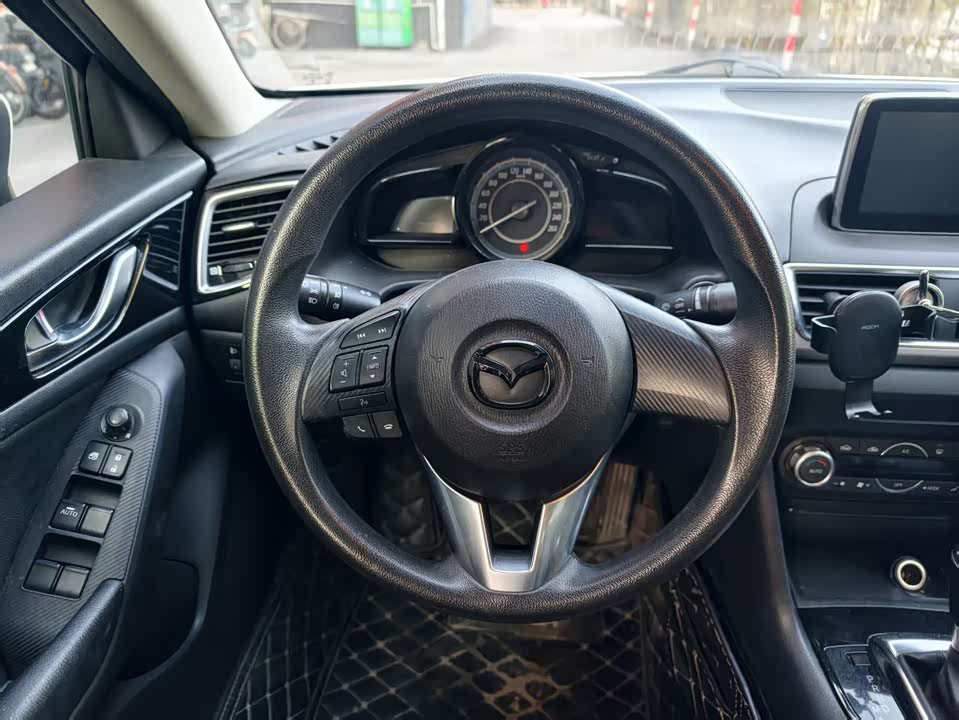Mazda 3 Angkesaila