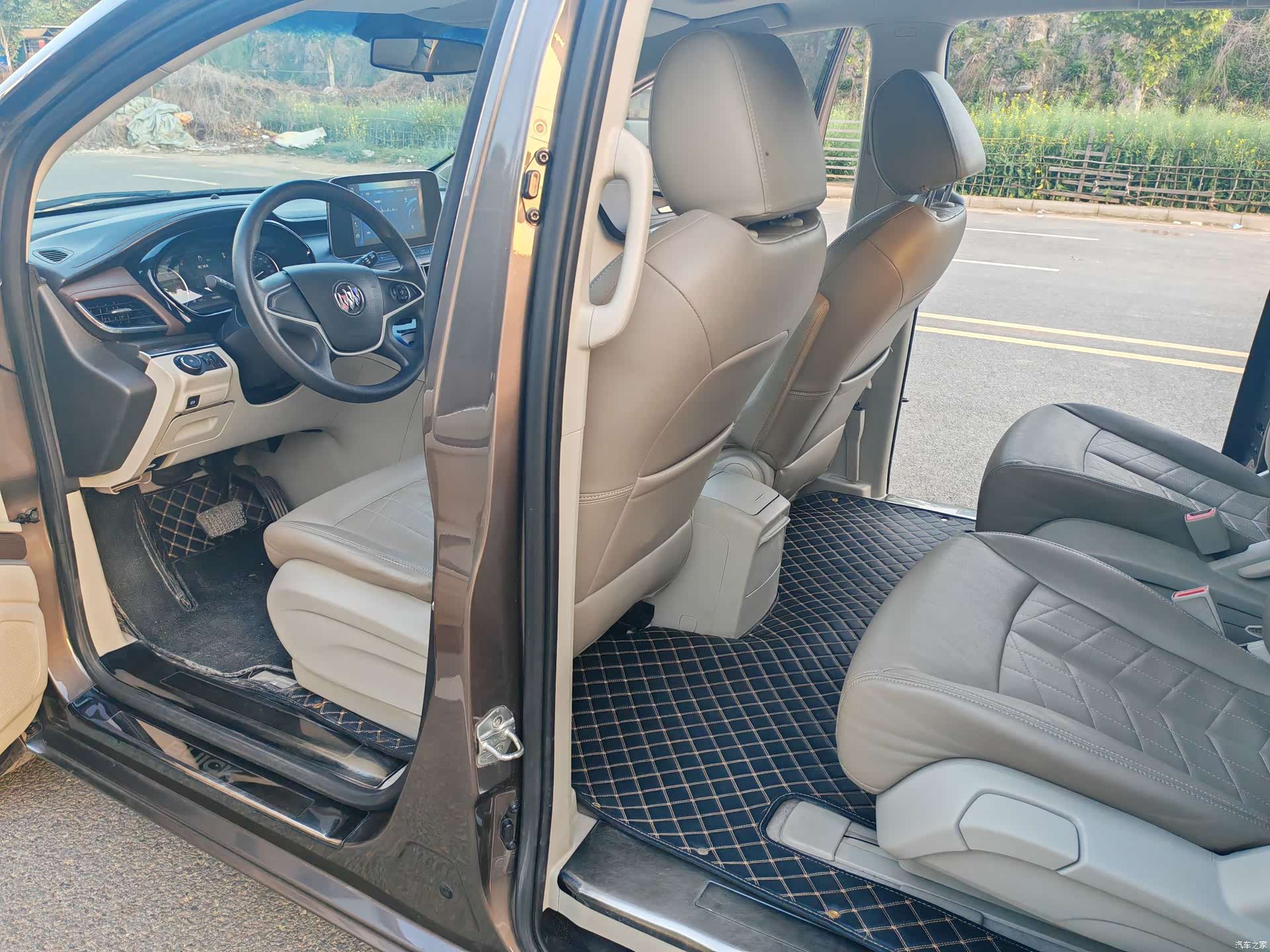 Buick GL8, 2022 9