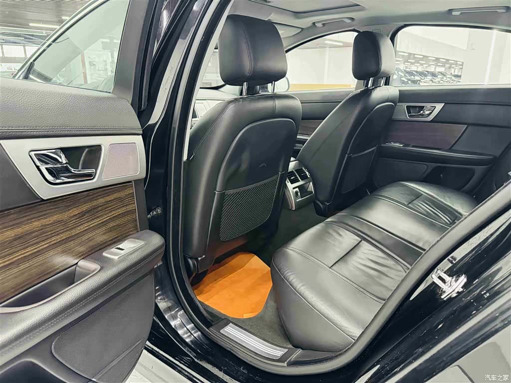 Jaguar XF, 2014 16