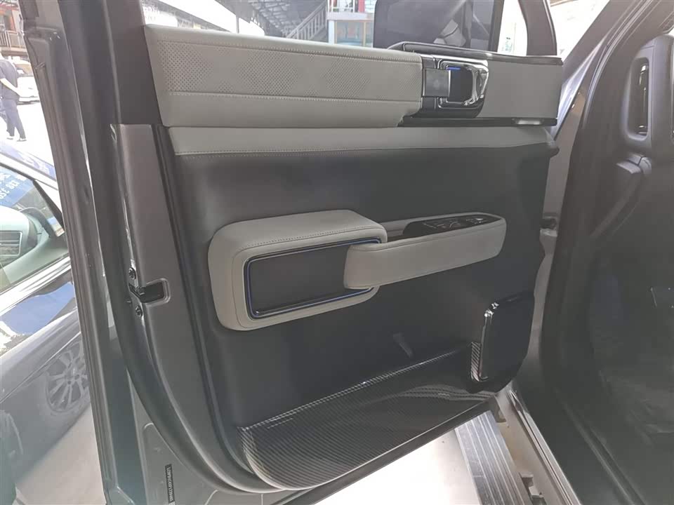 BYD Leopard 5 BYD Leopard 5