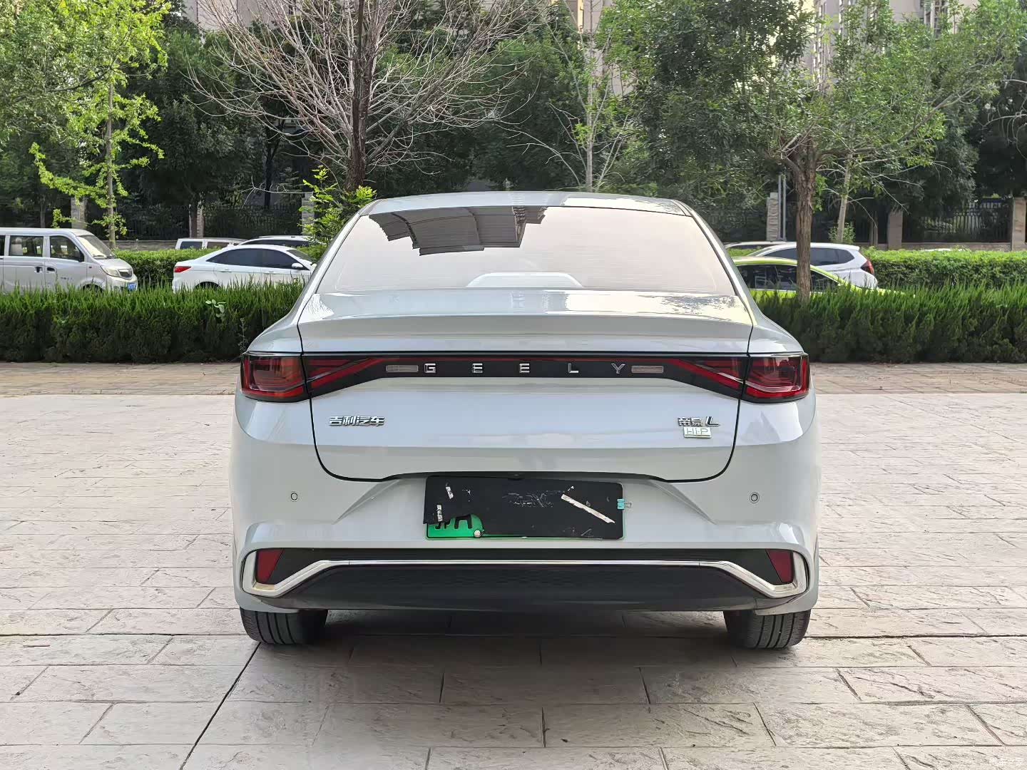 Geely Emgrand, 2022 8