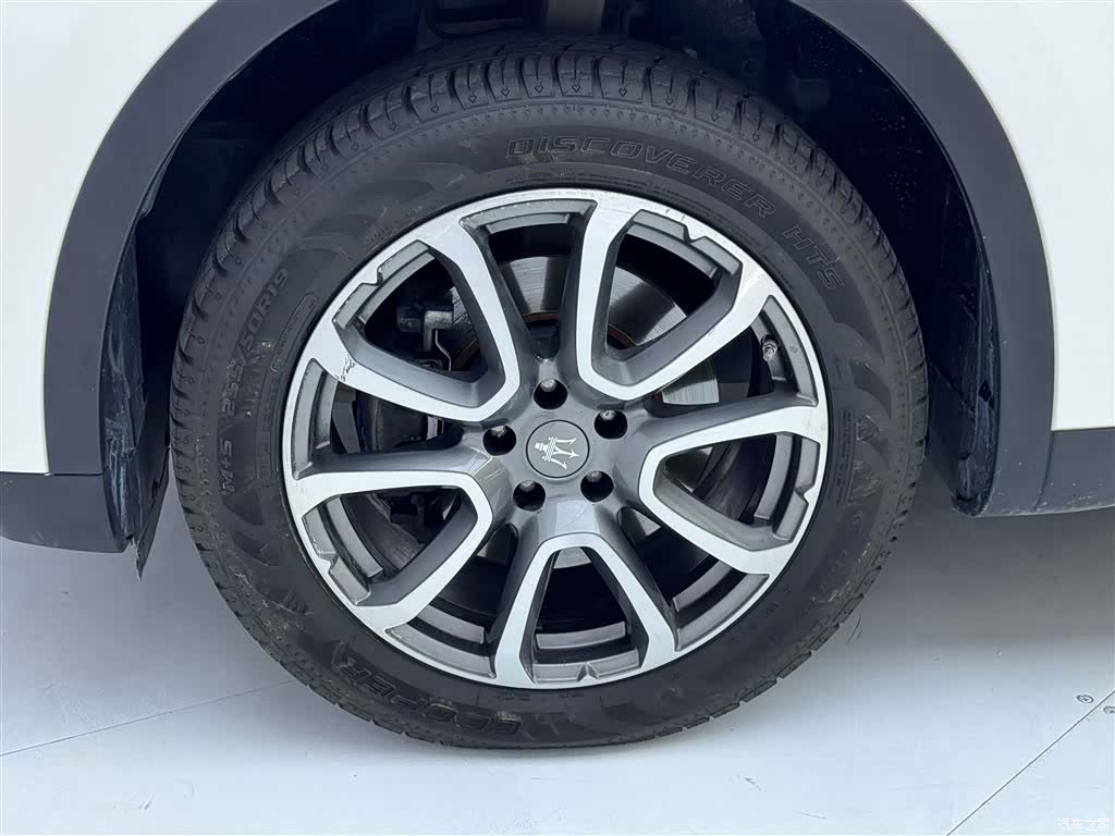 Maserati Levante, 2019 11