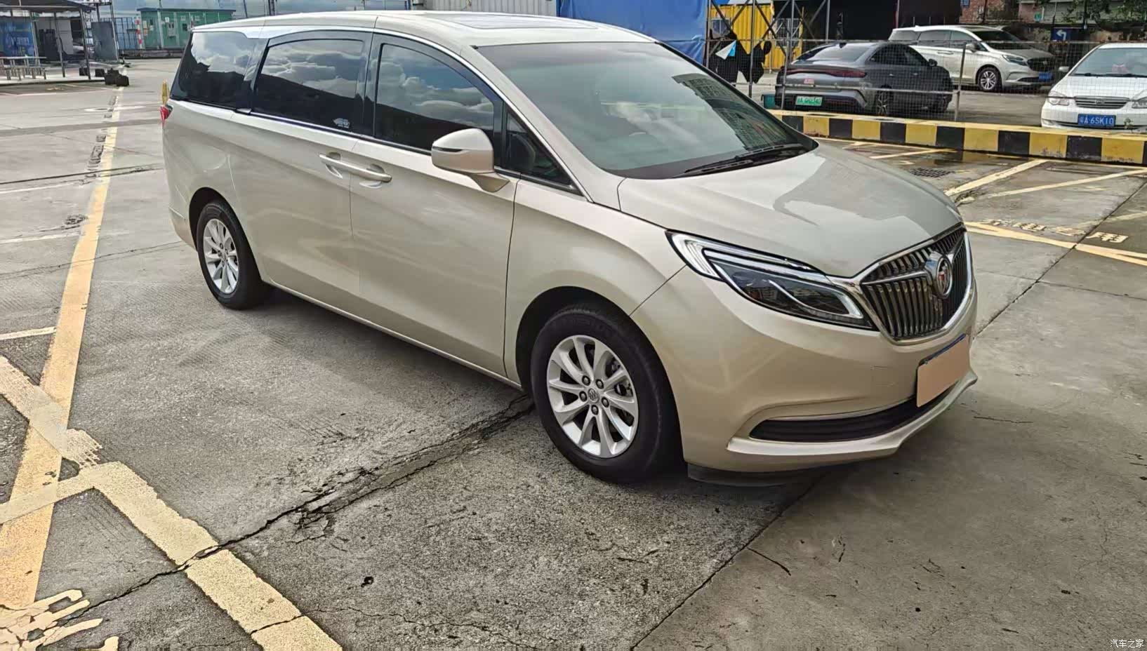 Buick GL8, 2018 3