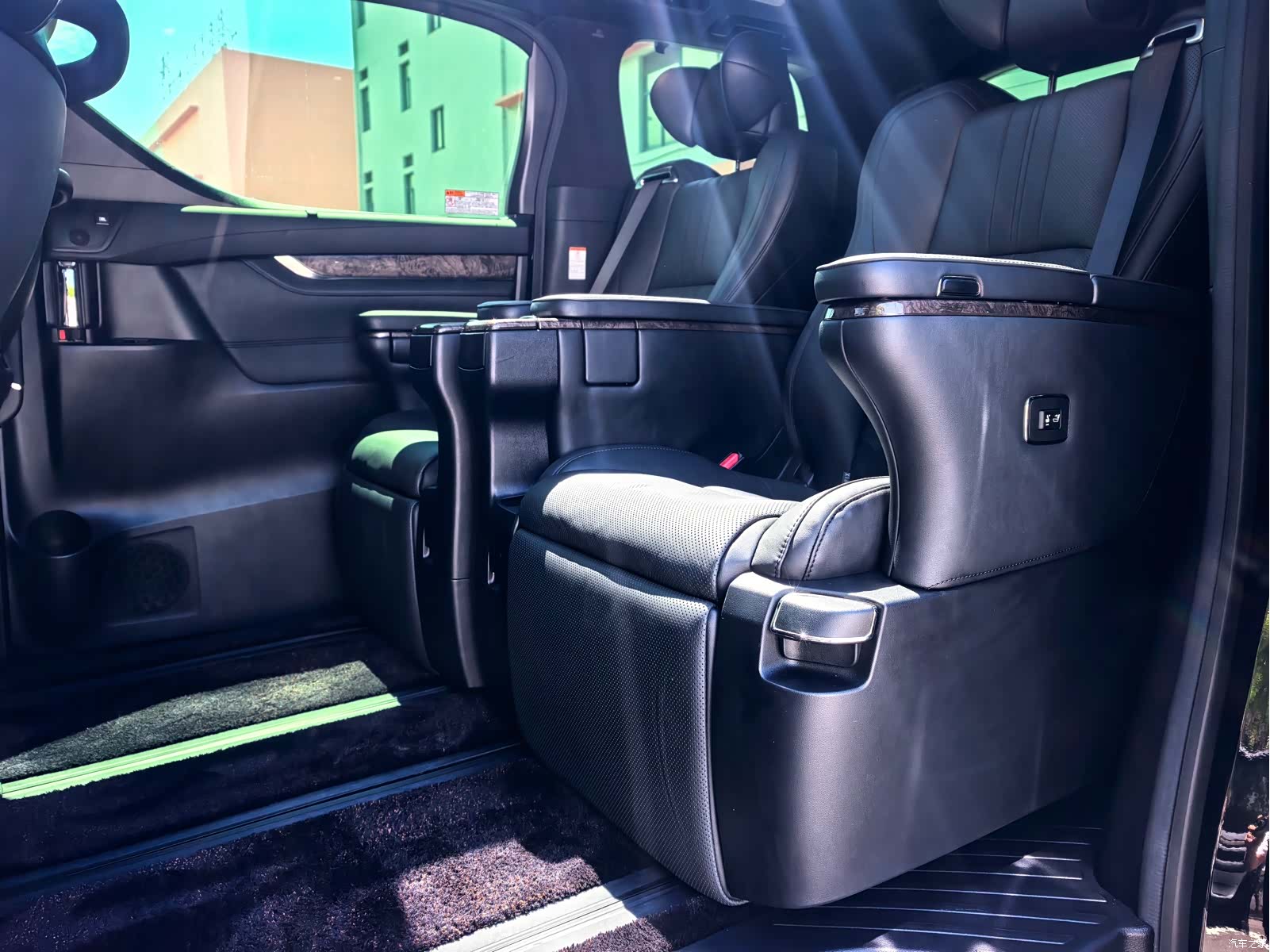 Toyota Alphard, 2021 13