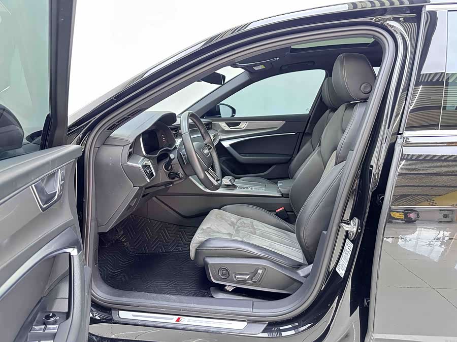 Audi A6L 2024, фото 10