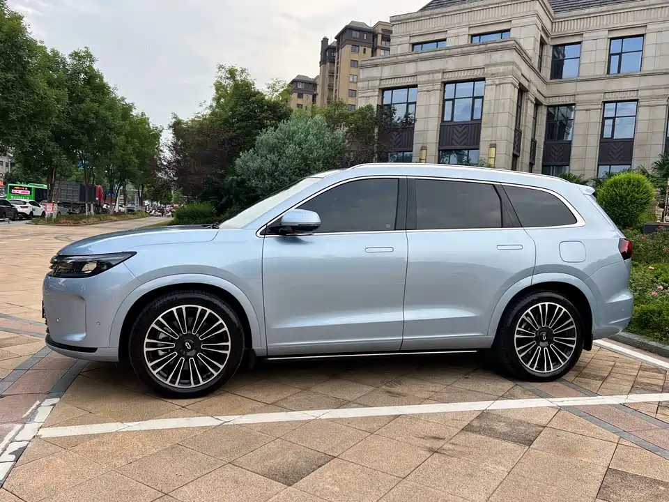 AITO Ask the world M7