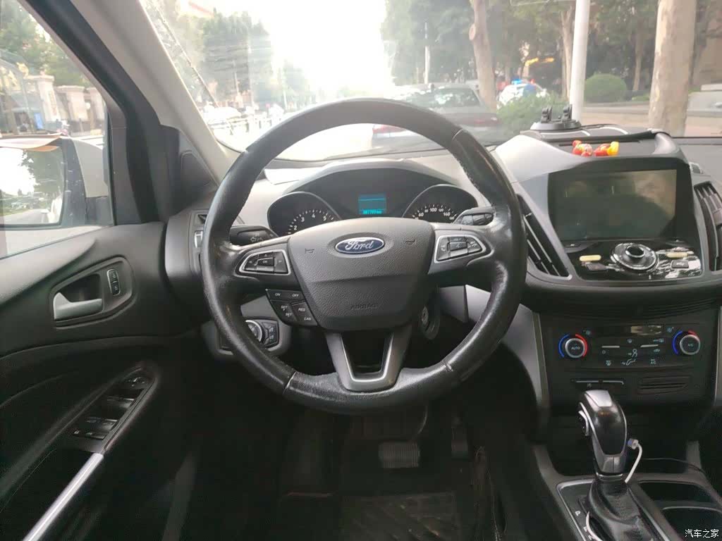 Ford Kuga, 2018 3