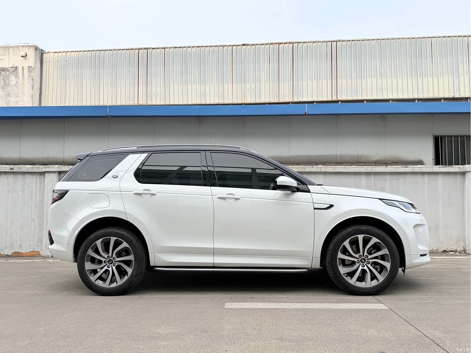 Land Rover Discovery, 2023 12