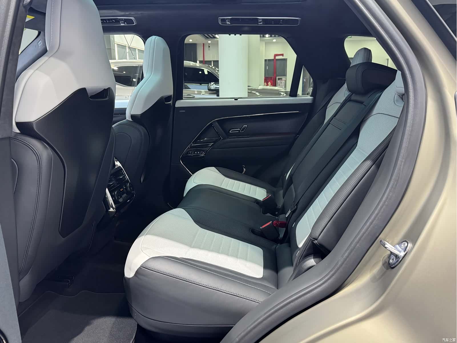 Land Rover Range Rover, 2025 14