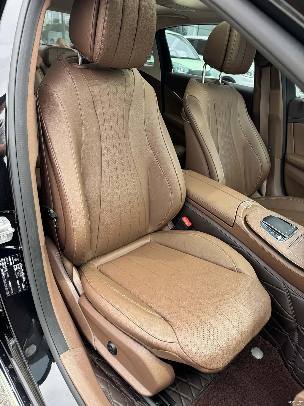 Mercedes-Benz E-Class, 2023 13