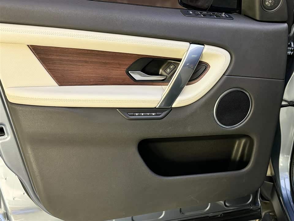 Land Rover Discover sports