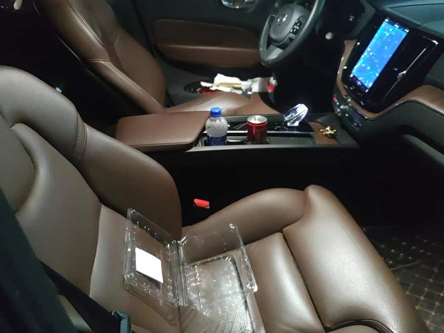 Volvo XC60 2022, фото 8
