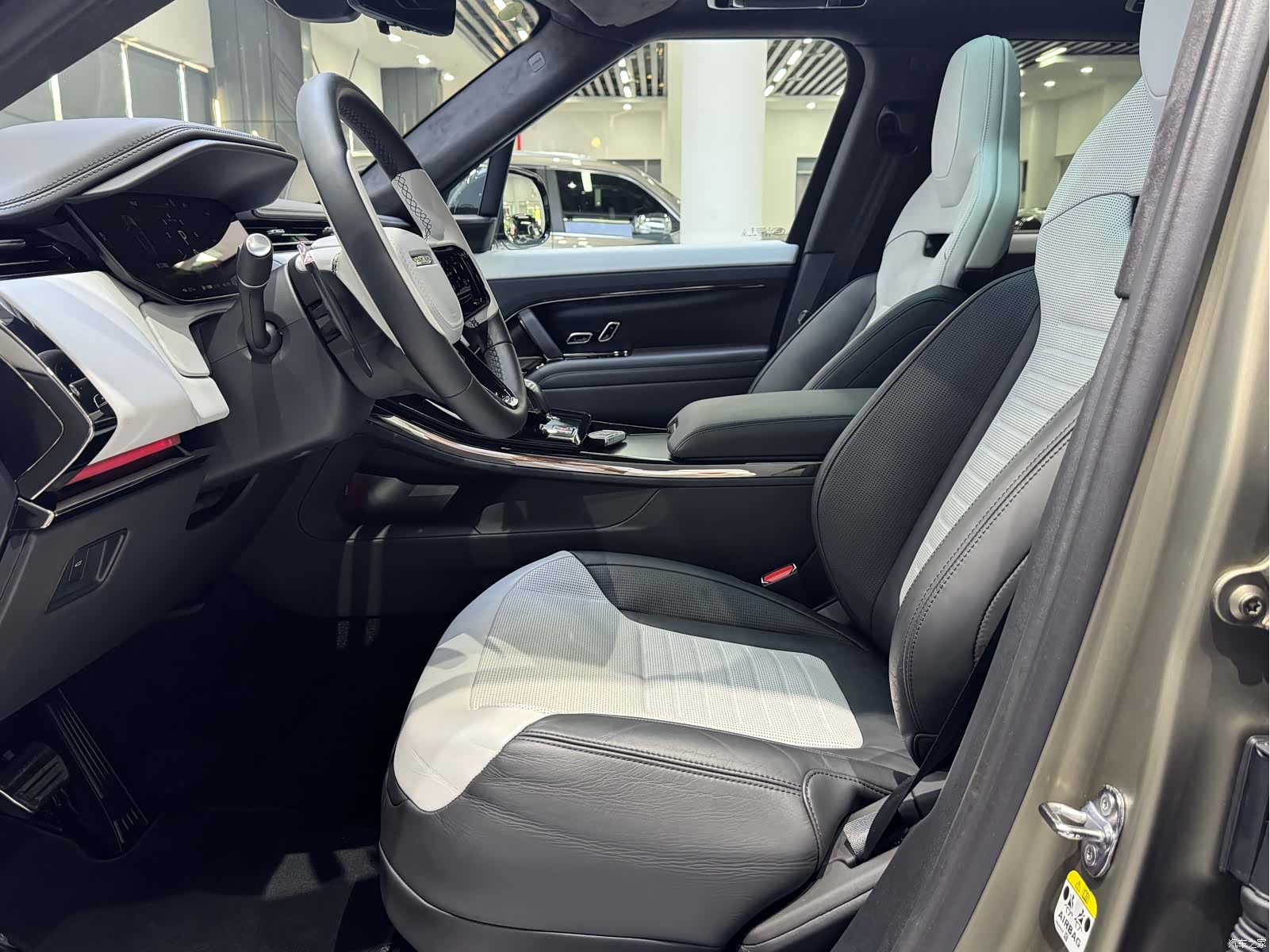 Land Rover Range Rover, 2025 13
