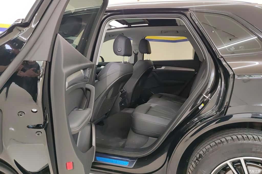 Audi Q5L, 2024 11