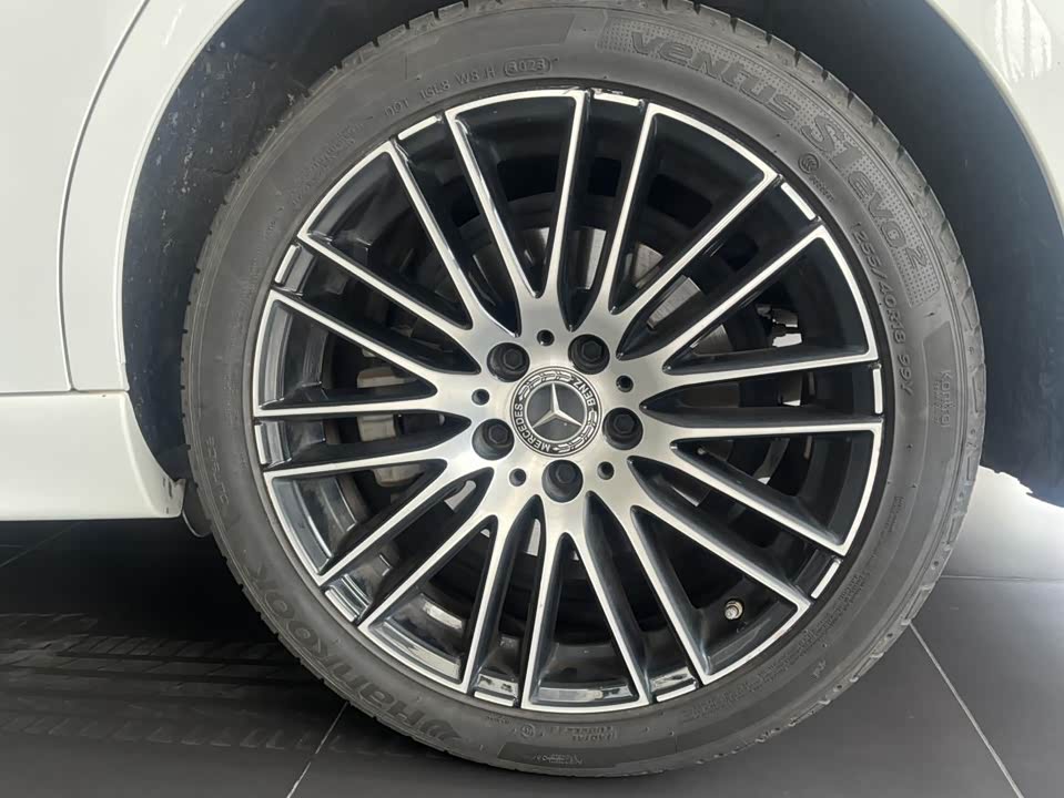 Mercedes-Benz Class C Mercedes-Benz Class C