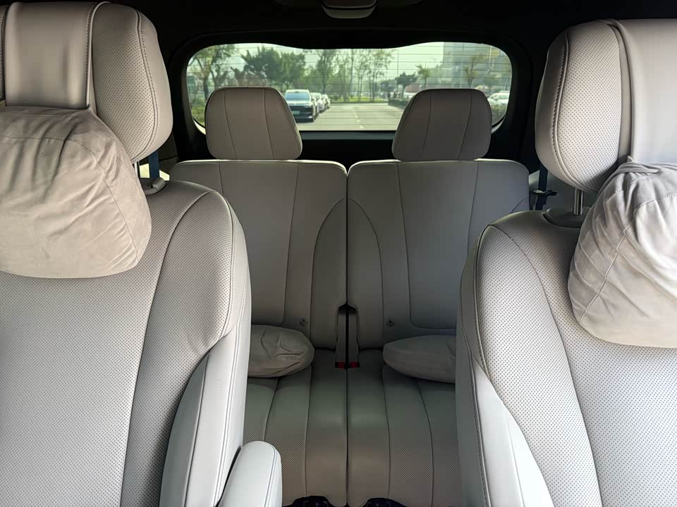 AITO Ask the world M9